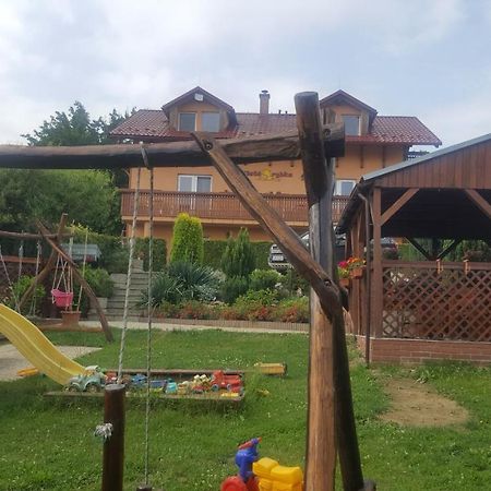 Apartmán Zlatá rybka Podhájska Esterno foto
