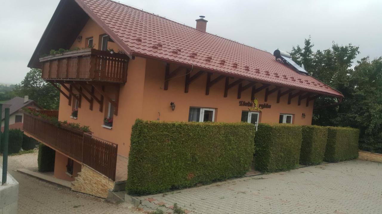 Apartmán Zlatá rybka Podhájska Esterno foto